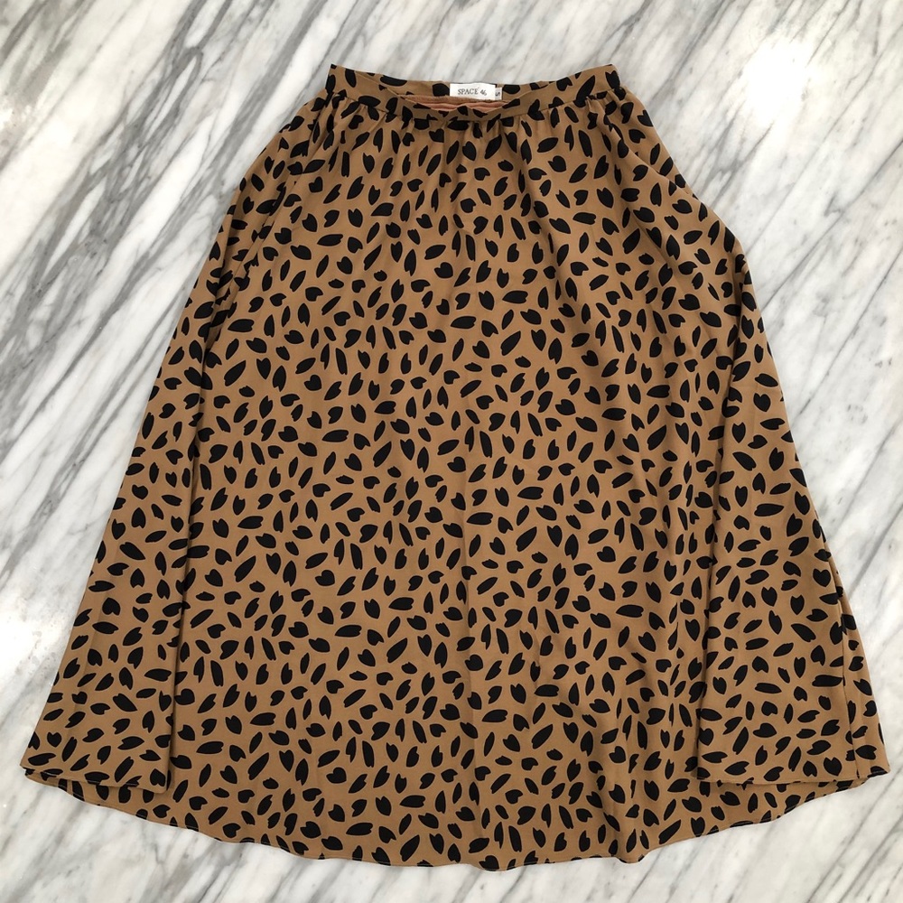 Leopard midi skirt
